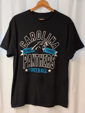 Carolina Panthers Black Graphic Tee Team Logo Football Shirt, Vintage Junk Food